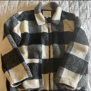 American Eagle Outfitters Black and Cream Sherpa Jacket